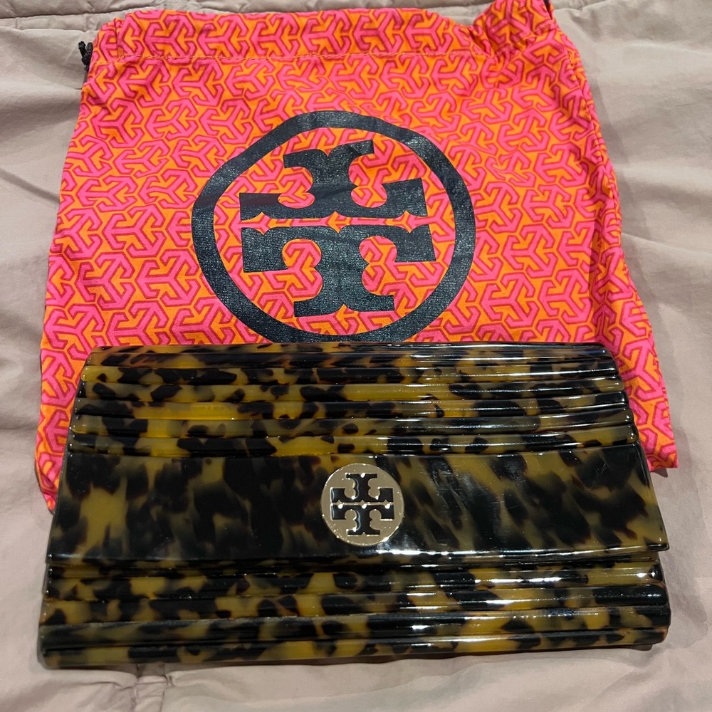 Tory Burch Tortoiseshell Acrylic Logo Clutch with Pink Dust Bag